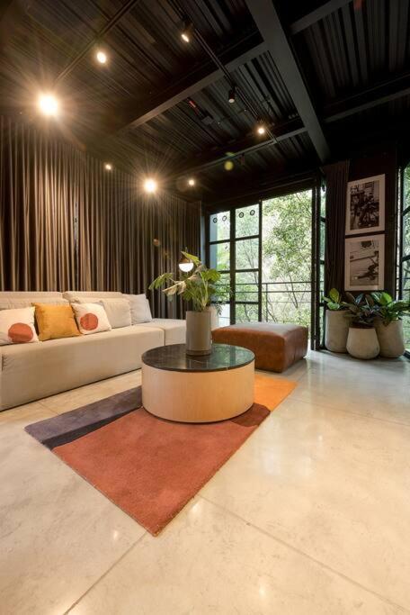 Hotel Meridiano Lofts メデジン エクステリア 写真